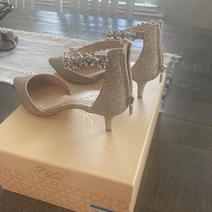 Jewel Badgley Mischka Women’s Evening Pumps Brand New!